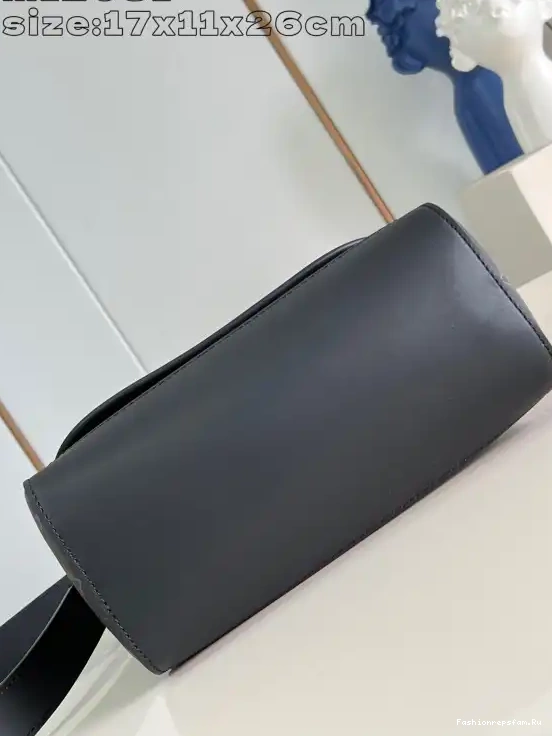 FS CHEAP Vuitton Louis Messenger Pulse 0525